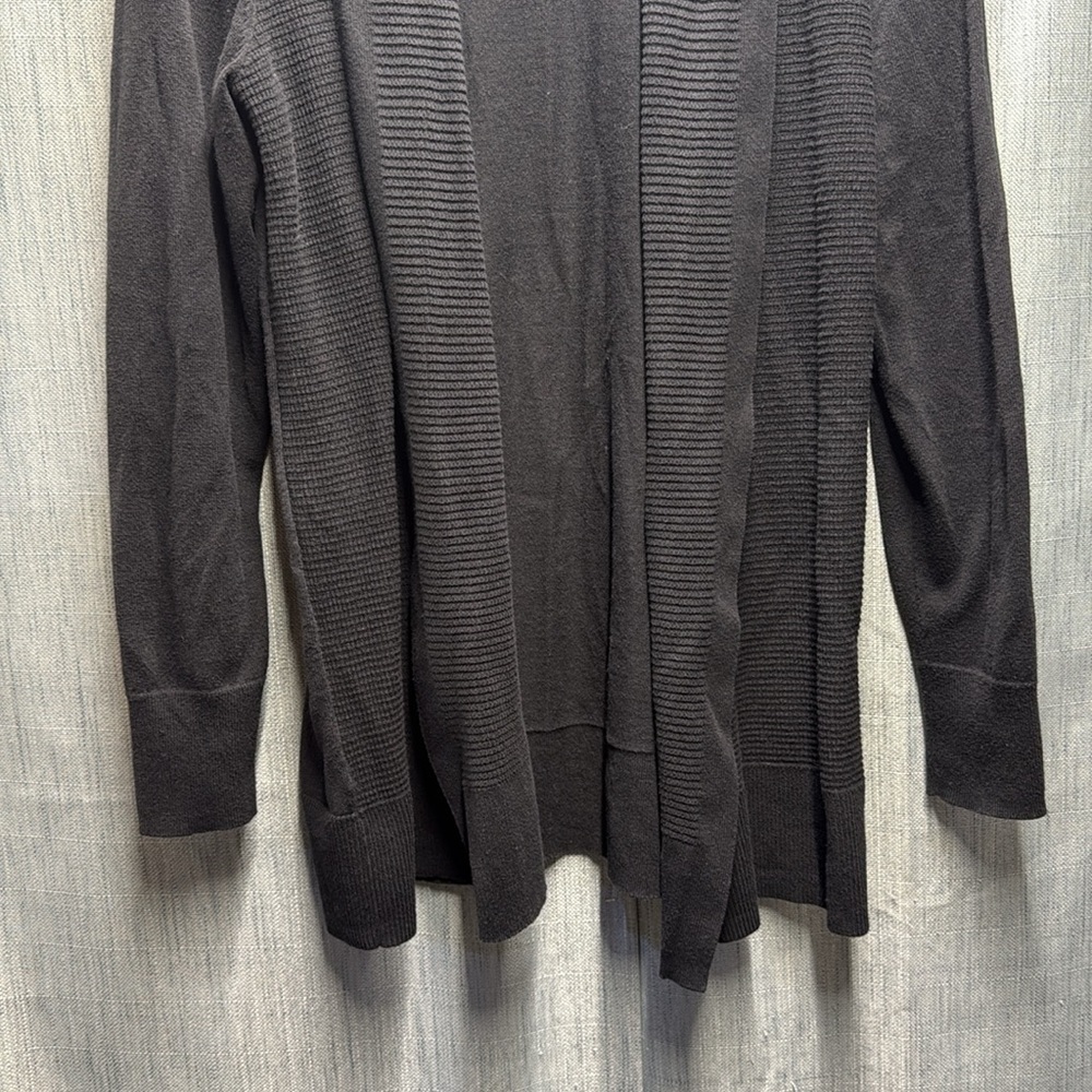GAP Charcoal Ribbed Cardigan size medium - Picture 4 of 8